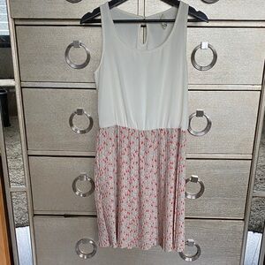 White and Red Sleeveless Dress